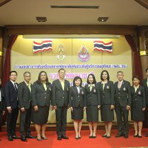 ประธานชมรม พสบ.ทบ.คนใหม่ จัดทำธงชาติ 2,000 ผืน มอบให้หมู่บ้านริมขอบชายแดนเพื่อทดแทนผืนธงชาติเดิมที่ชำรุดไปตามกาลเวลา