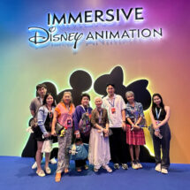 อาม่าเหม้งจู จากภาพยนตร์พันล้าน “หลานม่า” ชวนดู Immersive Disney animation มอบโปรฯ สุดพิเศษฉลองวันแม่ ควงคุณแม่ชมนิทรรศการ รับโปรโมชั่น “เพื่อแม่ ซื้อ 1 แถม 1”ทันที