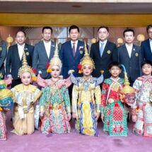 อธิการบดี มศว ชื่นชม โขนเด็ก รามเกียรติ์ สาธิต ประสานมิตร ประถม สืบสานมรดกชาติ