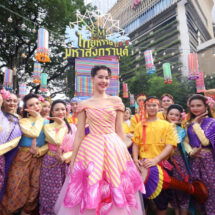เอ็ม ดิสทริค ร่วมกับภาครัฐและเครือข่ายภาคเอกชน จัดงาน “เอ็ม ดิสทริค ไทยหรรษา มหาสงกรานต์ 2025” ปักหมุดแลนด์มาร์กฉลองสงกรานต์สุดยิ่งใหญ่ใจกลางสุขุมวิท